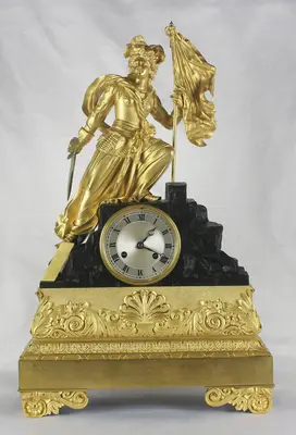 Старинные каминные часы с боем «Аллегория Свободы»