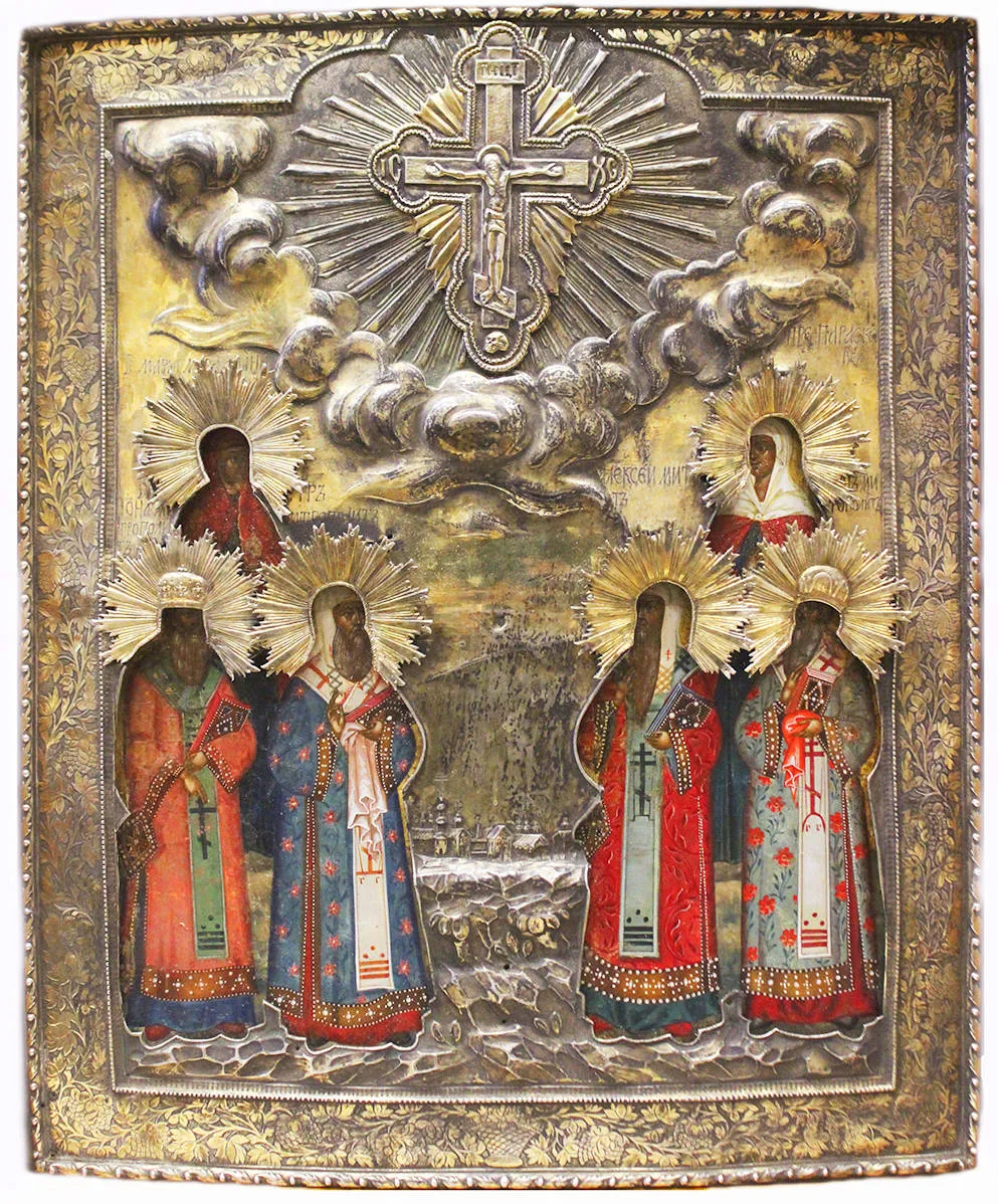 Старинная икона «Распятие, Параскева, Алексей митрополит, Филипп митрополит, Мария Магдалена, митрополит Петр, митрополит Иона» в окладе