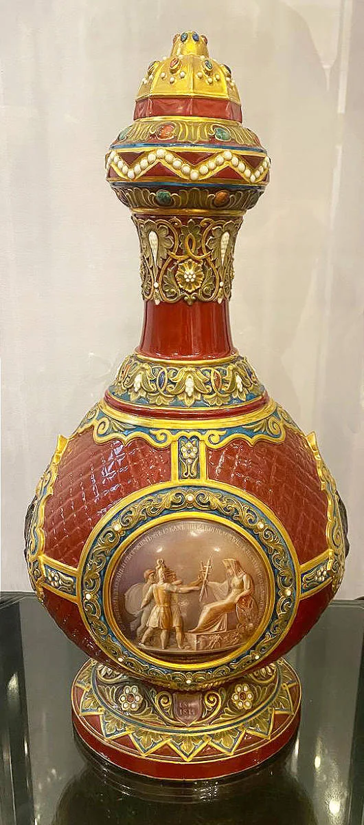 Ваза-сулея «Народное ополчение» (к годовщине Отечественной войны 1812 года)