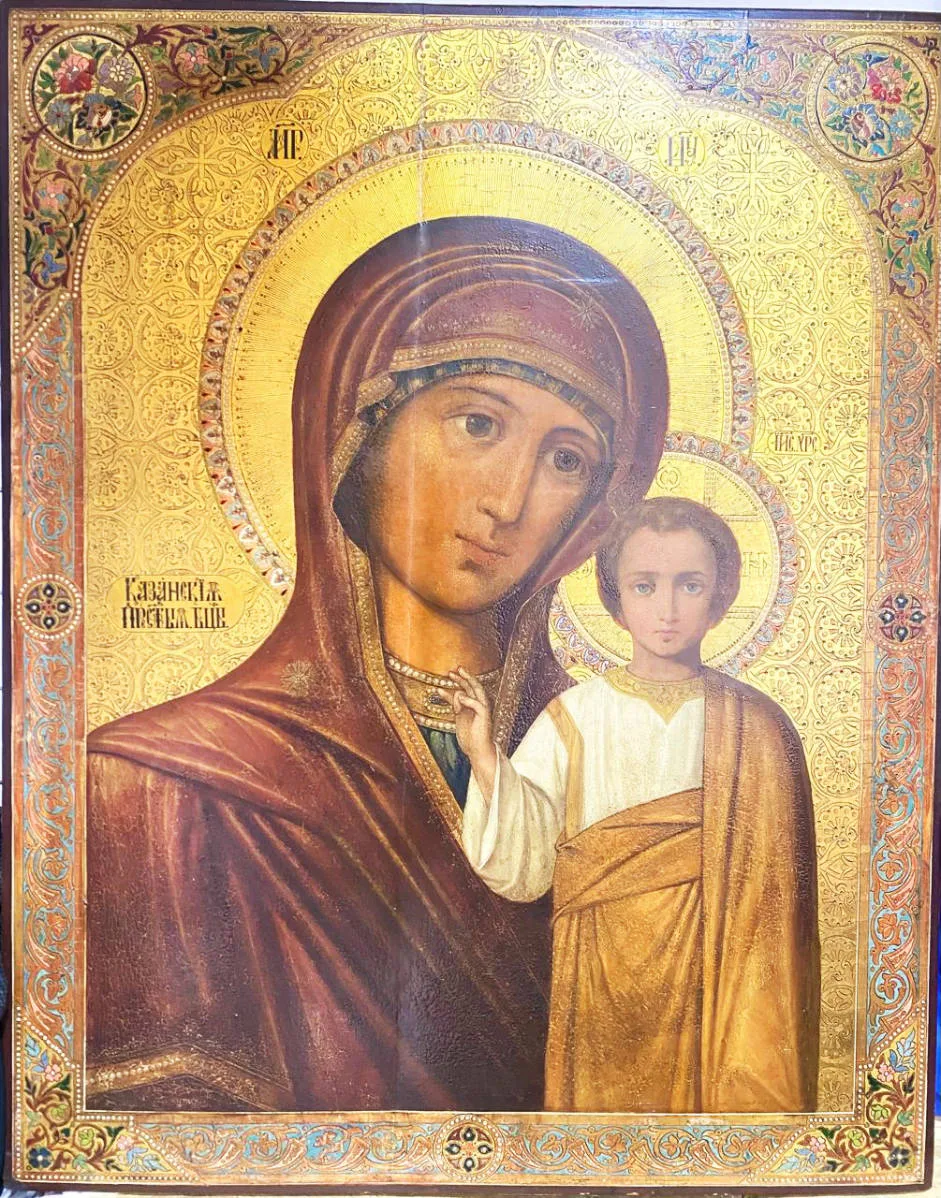 Большая старинная икона «Богоматерь Казанская» с цветочным декором